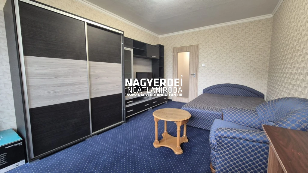 Kiadó 29 m2 panel lakás, Debrecen