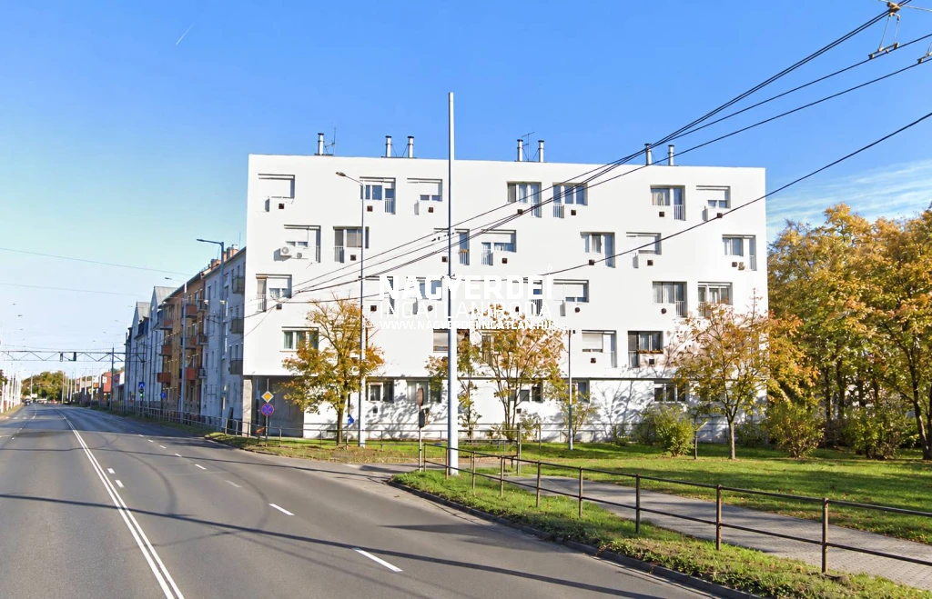 Eladó 29 m2 tégla lakás, Debrecen