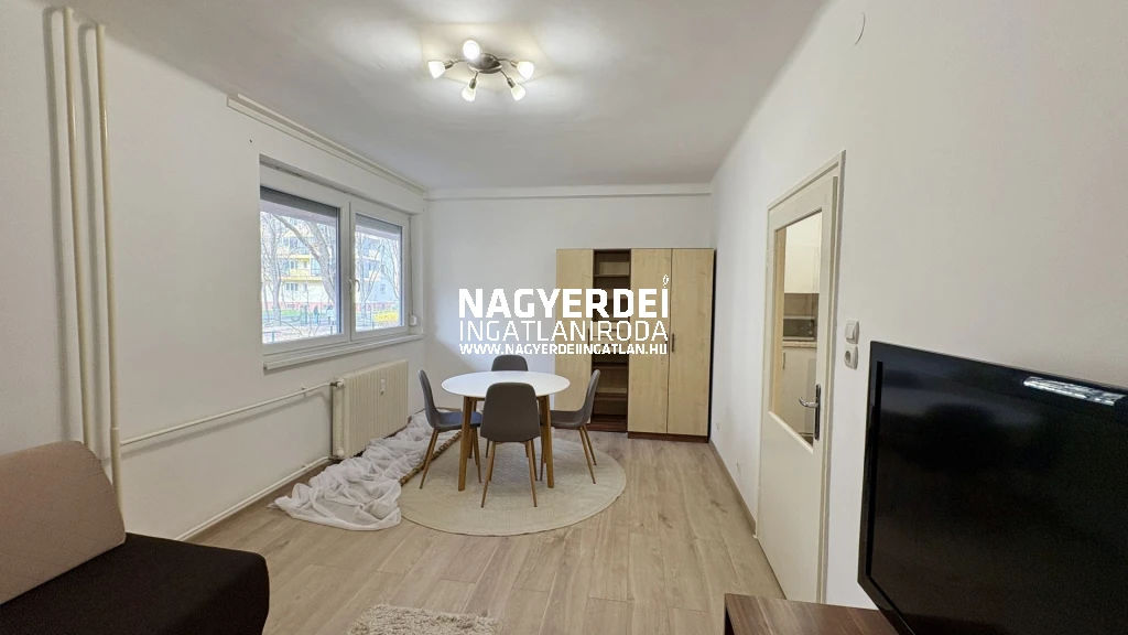 Kiadó 31 m2 tégla lakás, Debrecen