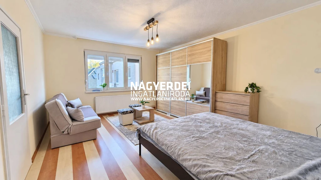Kiadó 44 m2 tégla lakás, Debrecen