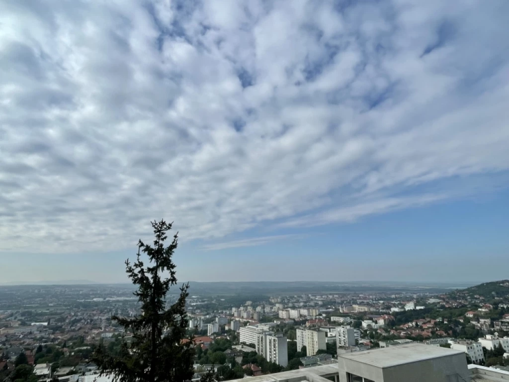 Eladó családi ház, Pécs, Mecsekoldal/Szkókó