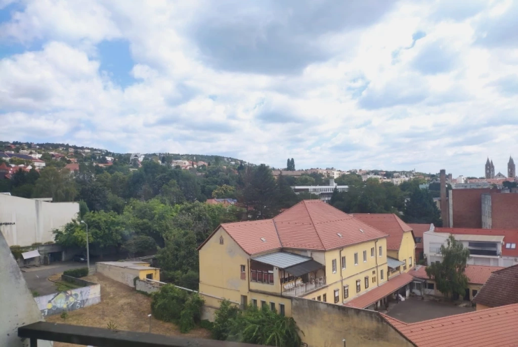 For sale brick flat, Pécs, Egyetemváros