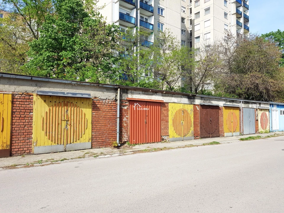 For sale detached garage, Mosonmagyaróvár