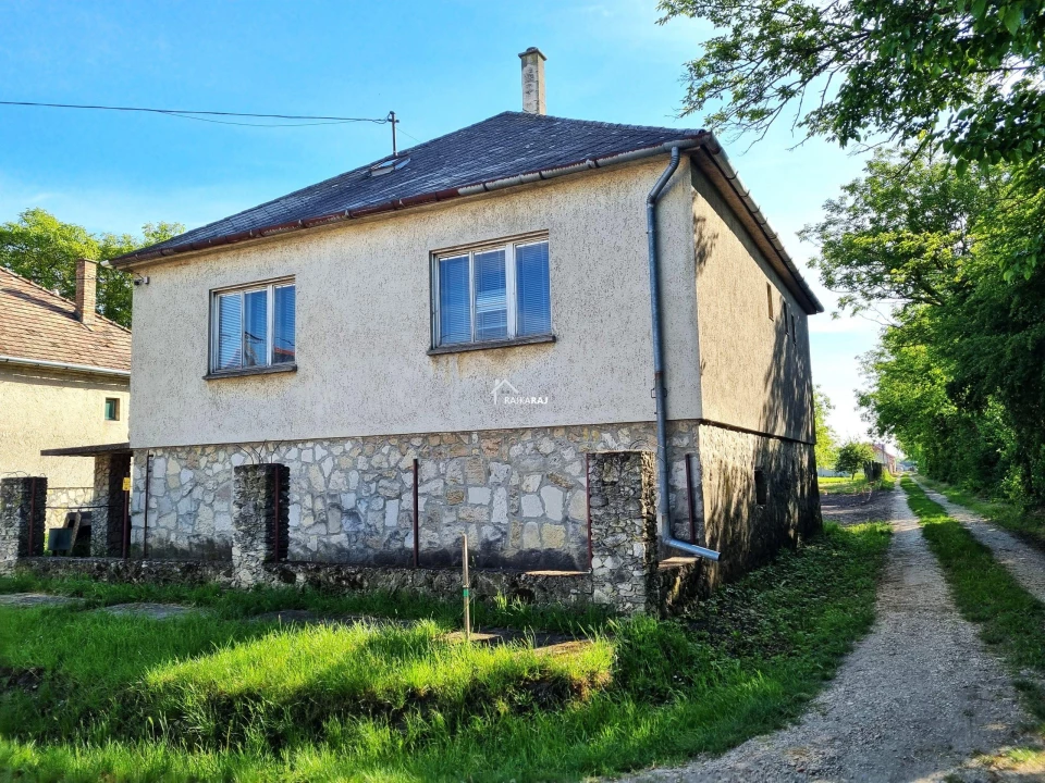 Eladó családi ház, Jánossomorja