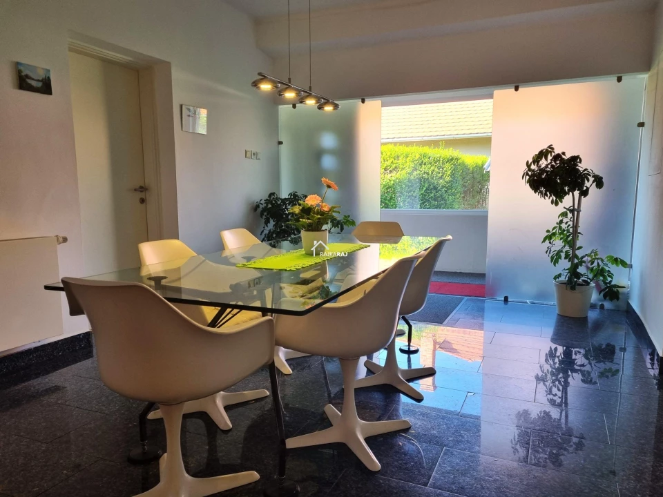 Eladó családi ház, Rajka