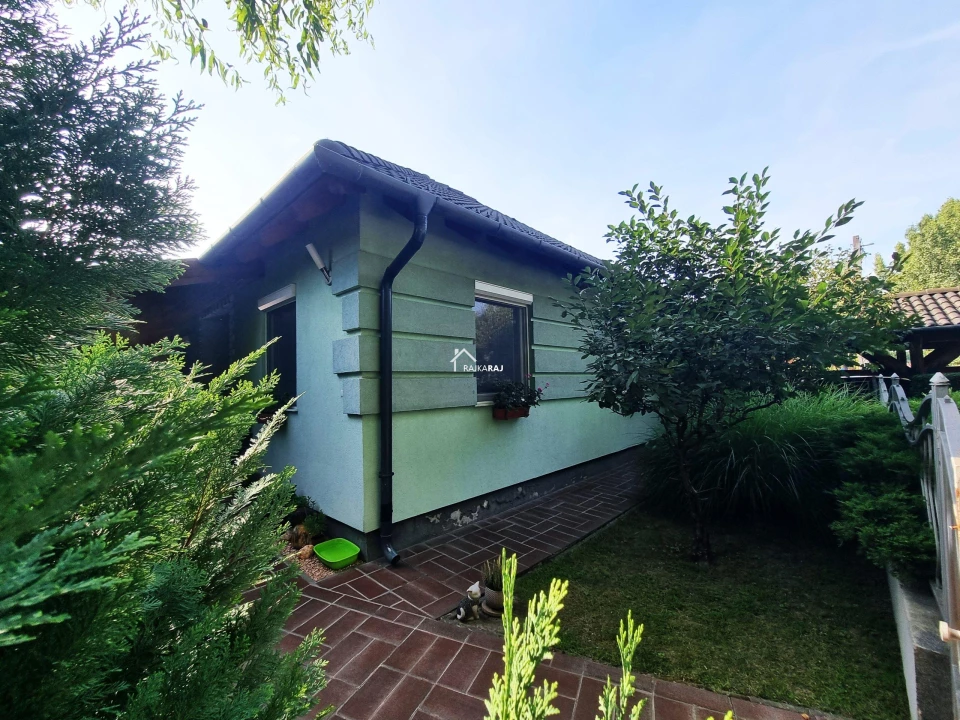 For sale semi-detached house, Máriakálnok