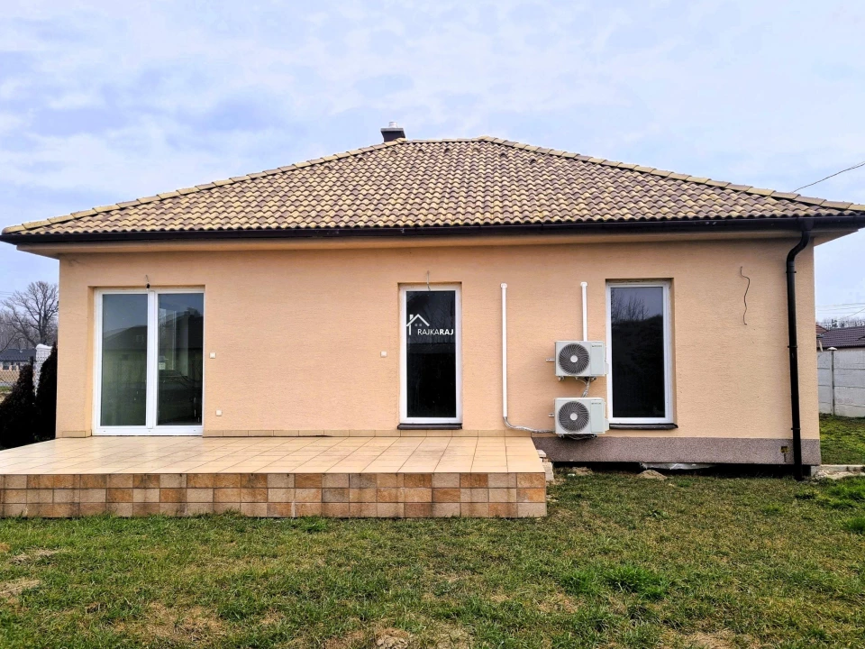 Eladó családi ház, Dunakiliti