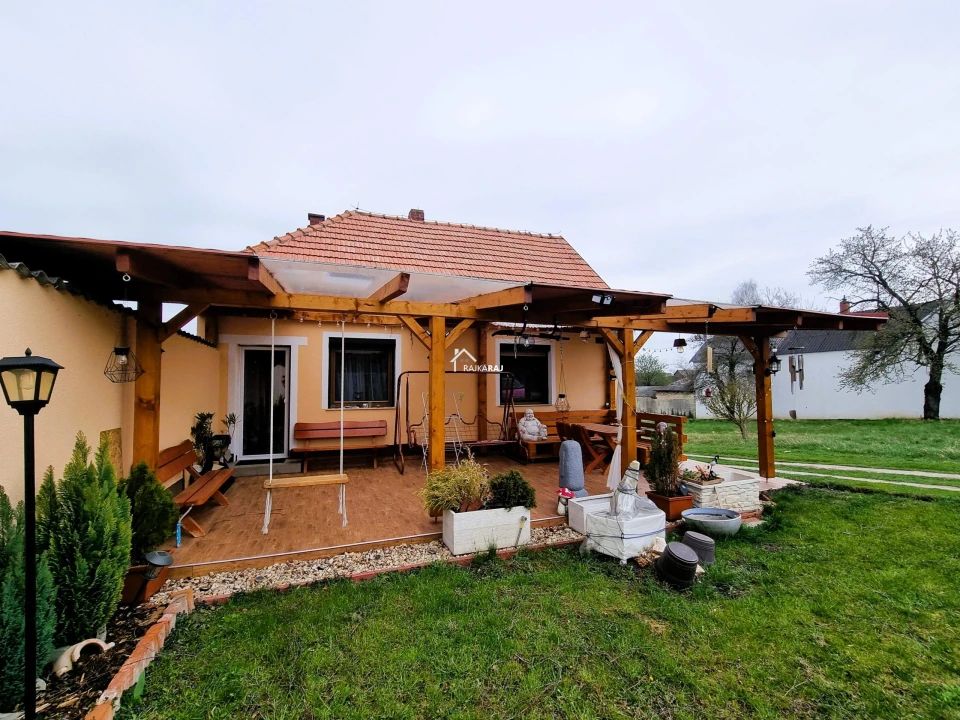 Eladó családi ház, Hegyeshalom