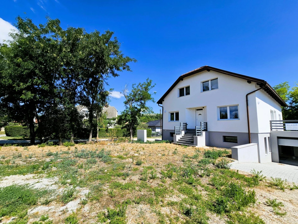Eladó családi ház, Darnózseli