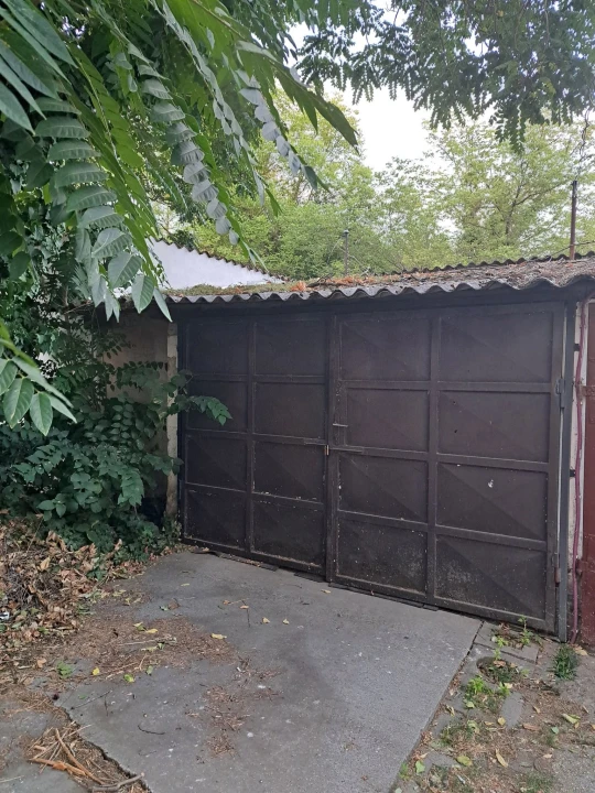 Eladó egyedi garázs, Hódmezővásárhely