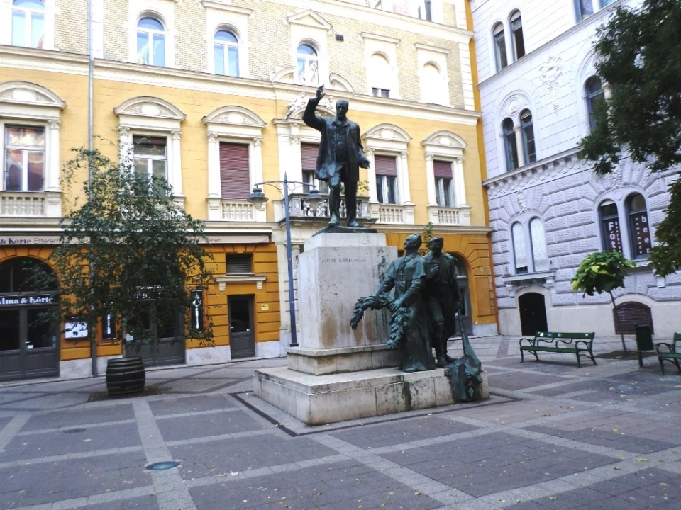 Eladó téglalakás, Budapest VIII. kerület