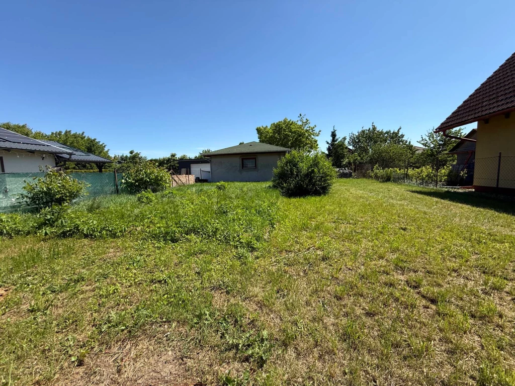 Építkezni vágyok figyelem!