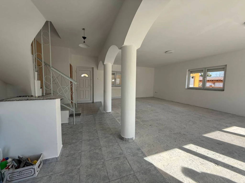 Nyugodt, csendes környezetben ELADÓ sorház!