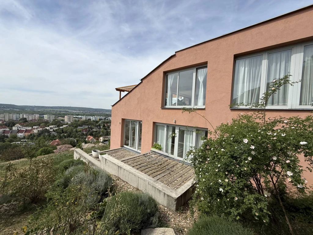 Álom otthon Budaörs egyik legexkluzívabb panorámás részén!