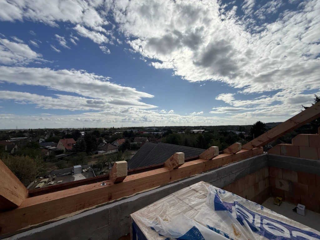 Panorámás kis lakás verhetetlen áron, Érd központjában!