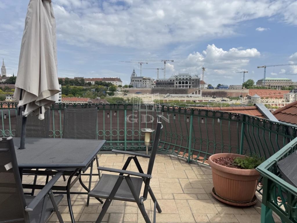 Eladó téglalakás, Budapest I. kerület, Váralja (Víziváros), Naphegy utca