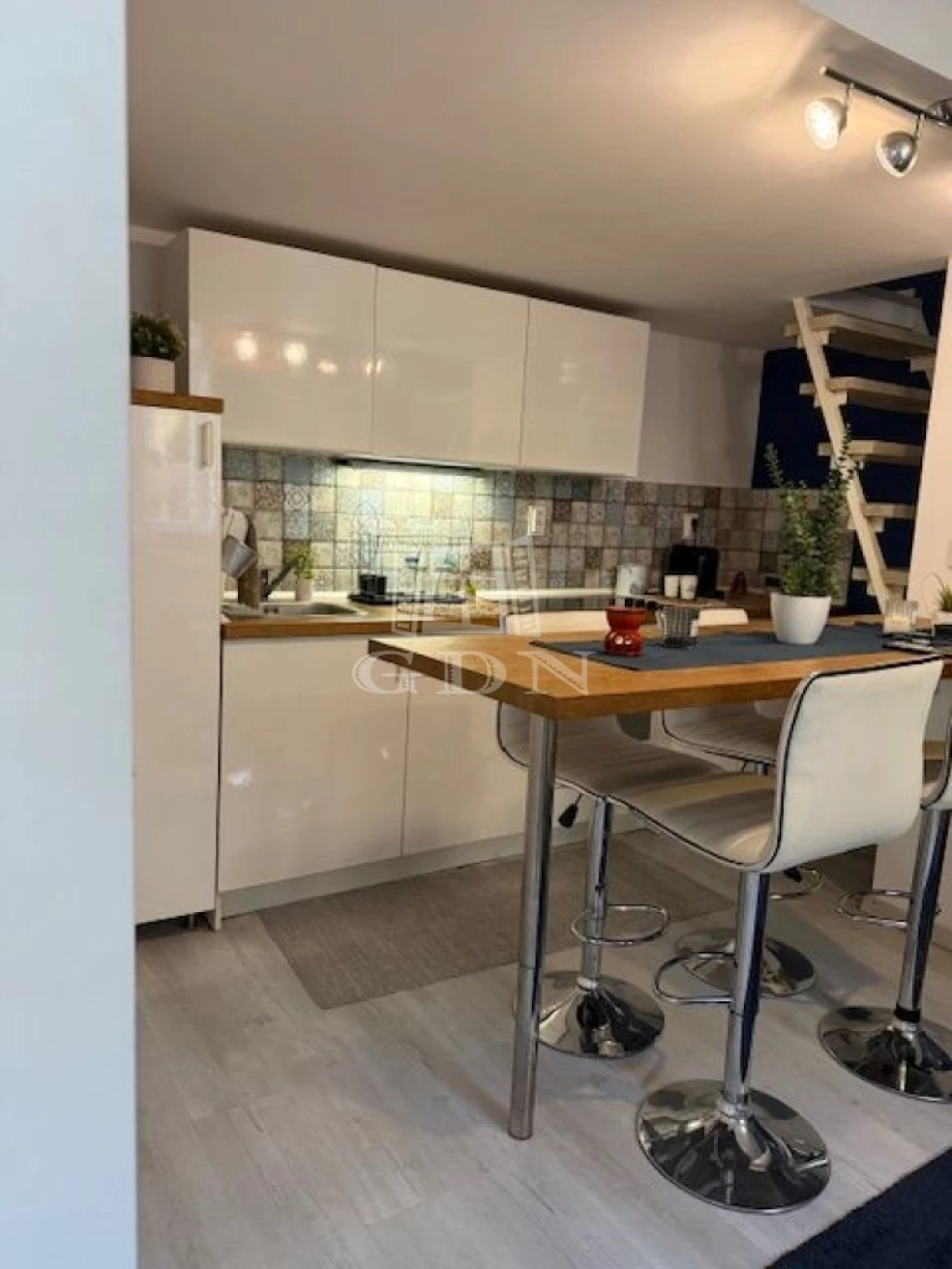 Eladó téglalakás, Budapest VII. kerület, Nagykörúton belüli terület, Kis Diófa utca