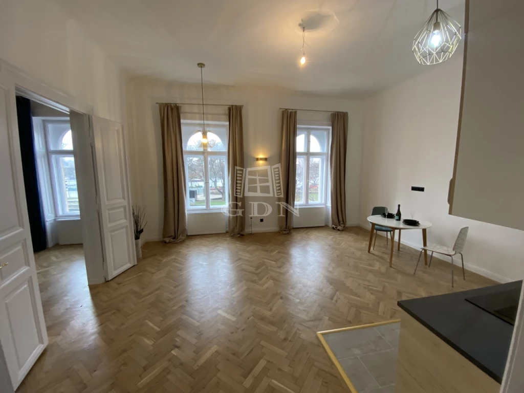 Kiadó téglalakás, Budapest IX. kerület, Belső - Ferencváros, Közraktár utca