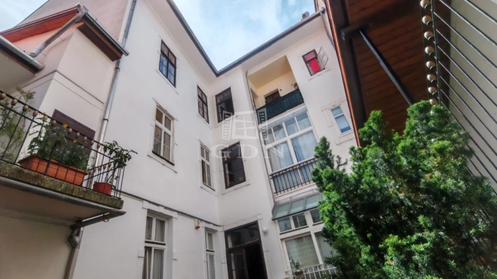 For rent brick flat, Budapest I. kerület, Várnegyed, Országház utca