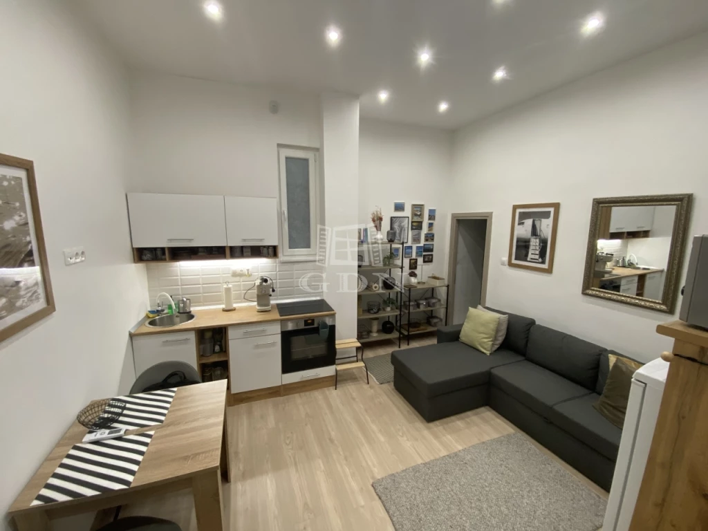 c3-1-name c2-19-name, Budapest VIII. kerület, Palotanegyed, Baross utca