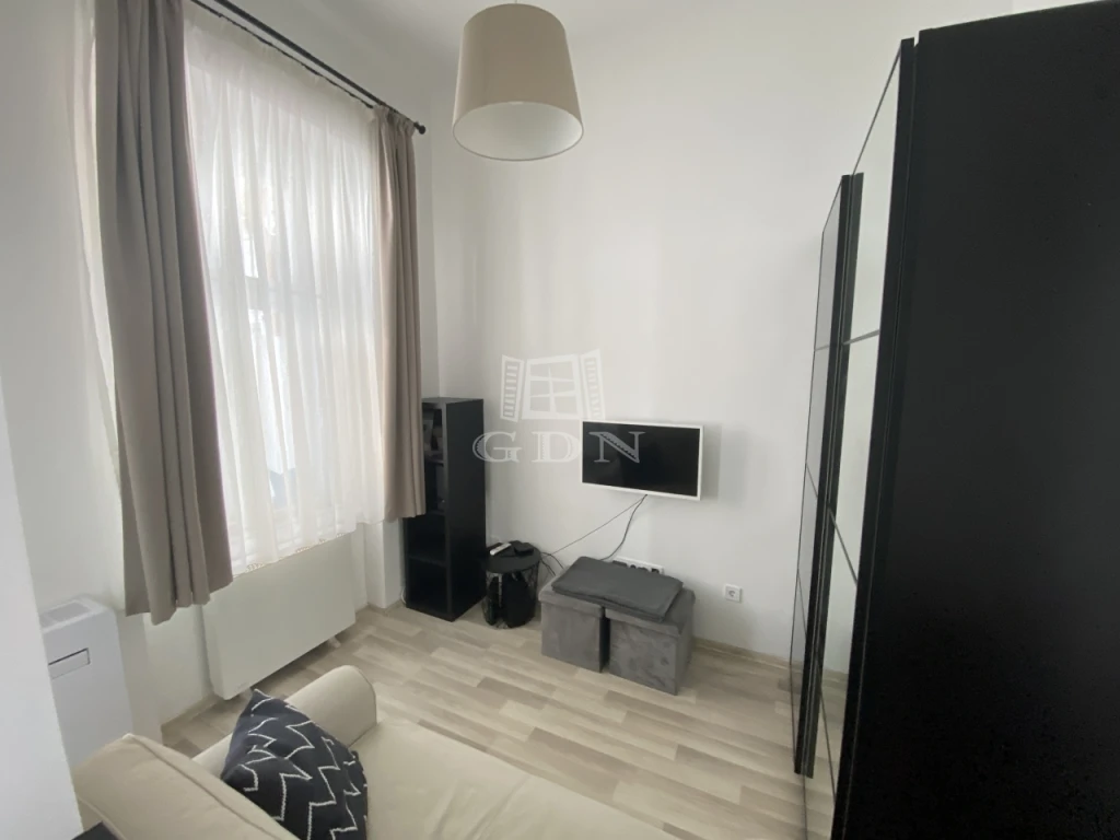 Eladó téglalakás, Budapest VIII. kerület, Népszínház negyed, Kiss József utca