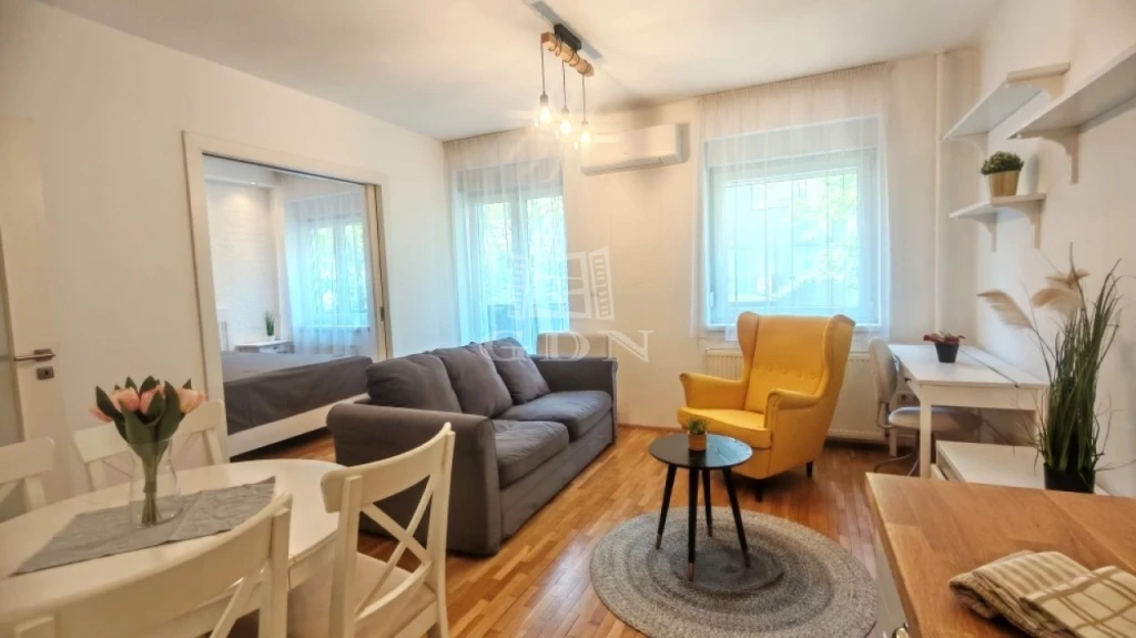 Kiadó téglalakás, Budapest I. kerület, Tabán, Attila köz