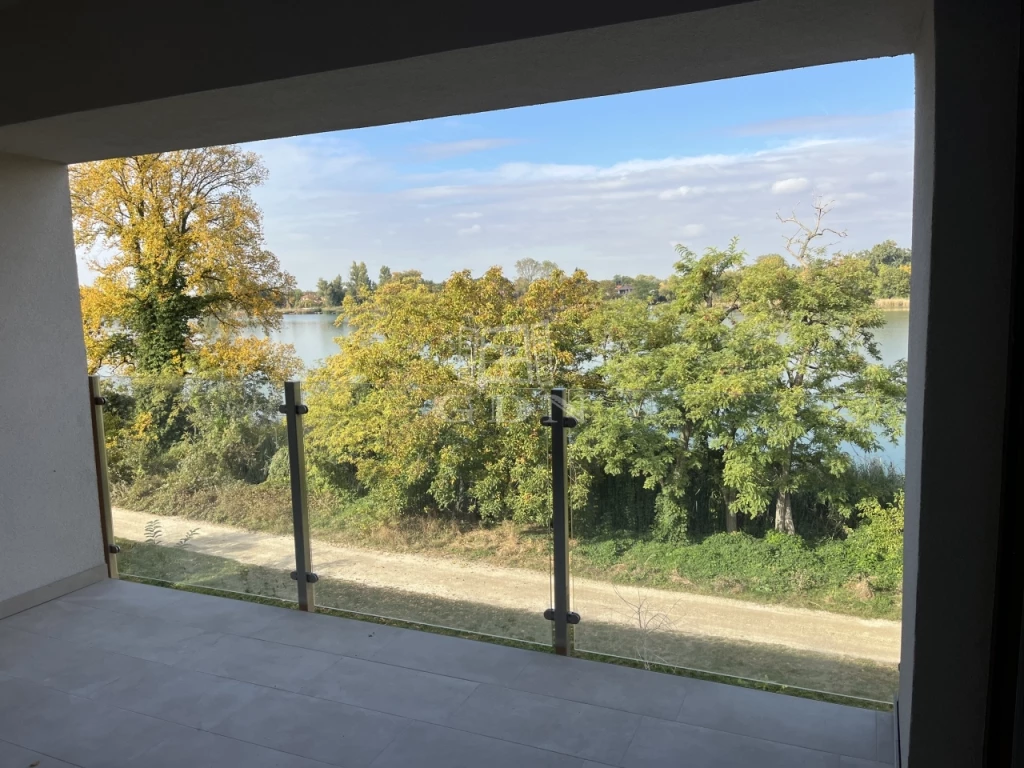 Eladó téglalakás, Kiskunlacháza, Dunaparti üdülő, Dunapart