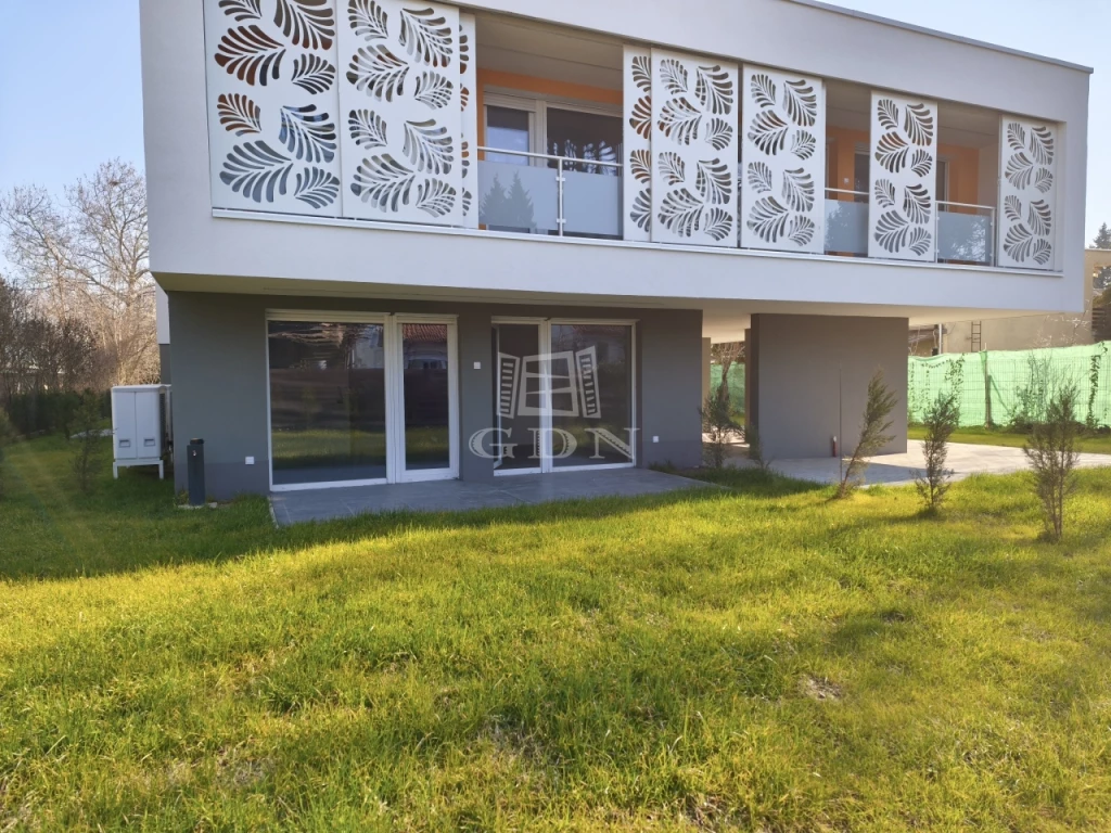 Eladó téglalakás, Zamárdi, Fürdőtelep, Balatonhoz közel