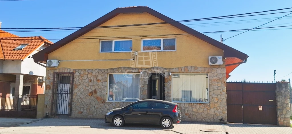 Eladó családi ház, Taksony, Taksony központ