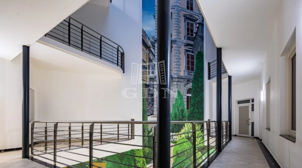 Kiadó iroda, irodaház, Budapest VII. kerület, Nagykörúton belüli terület, A kat. irodaház IV.em. 352 m² iroda