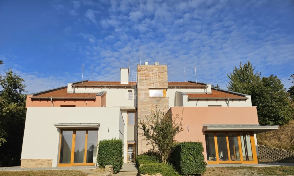 Eladó téglalakás, Budakeszi, Barackos, Budakeszin kertkapcsolatos lakás!