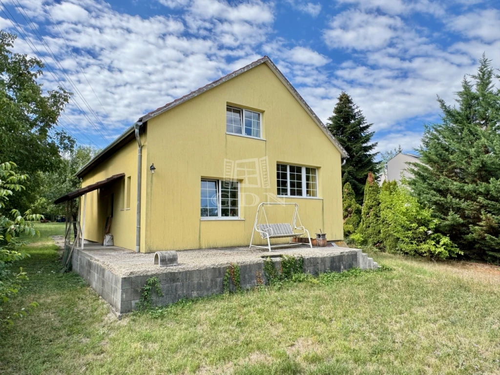 Eladó családi ház, Budapest XXII. kerület, Budafok, Nagy telken lévő önálló családi ház