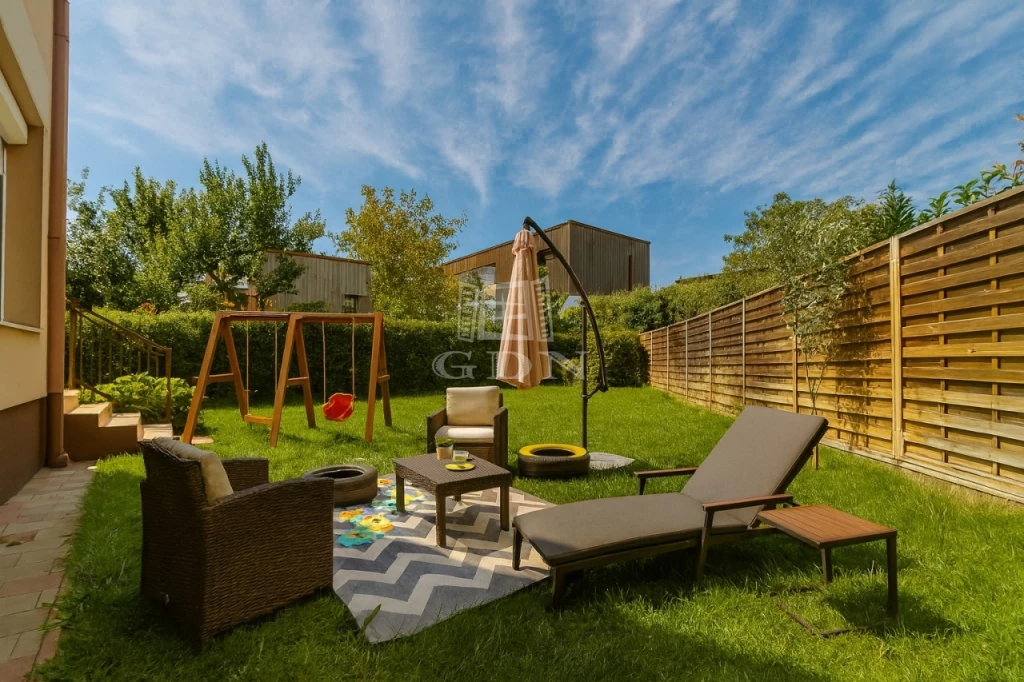 Eladó sorház, Budapest XXII. kerület, Budafok-Rózsavölgy, Rózsavölgyi Kertkapcsolatos Sorház!