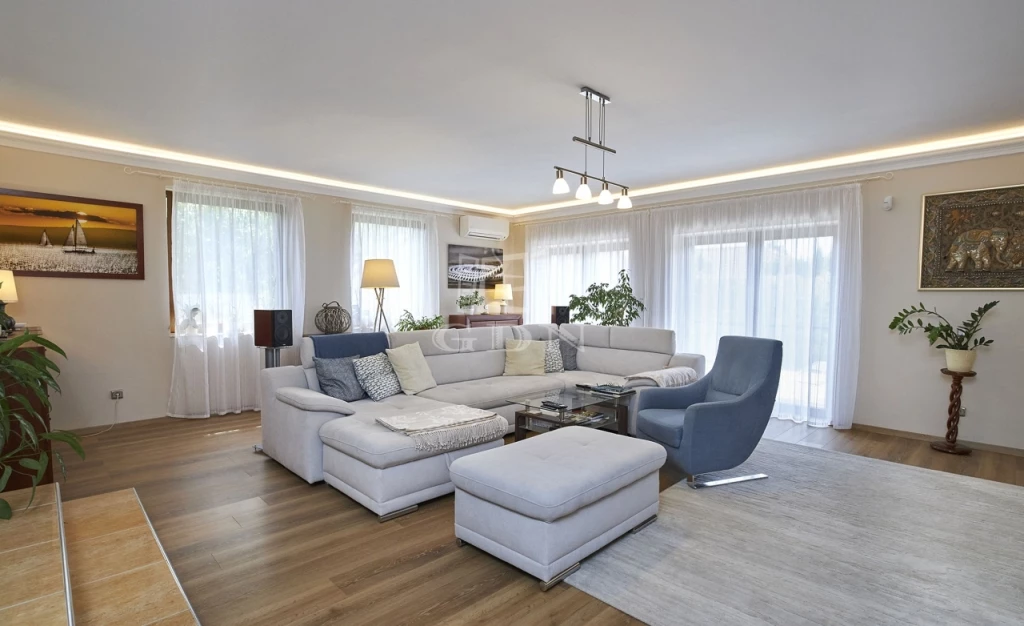 For sale house, Gyenesdiás, Alsógyenes, Medencével és 35 m2 dupla garázzsal