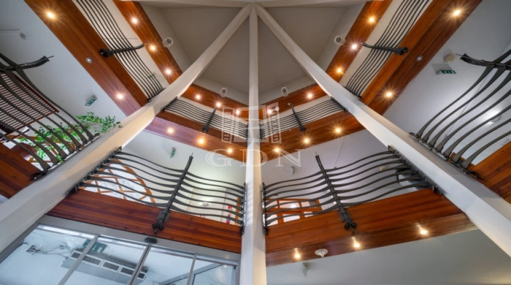 Kiadó üzlet, Budapest I. kerület, Víziváros I. ker., A kat. irodaház IV.em. 40 m² üzlet