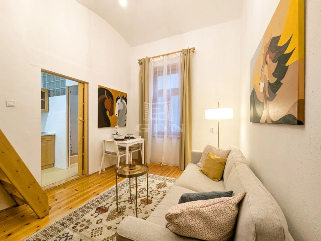 Eladó téglalakás, Budapest VIII. kerület, Palotanegyed, Pál utca