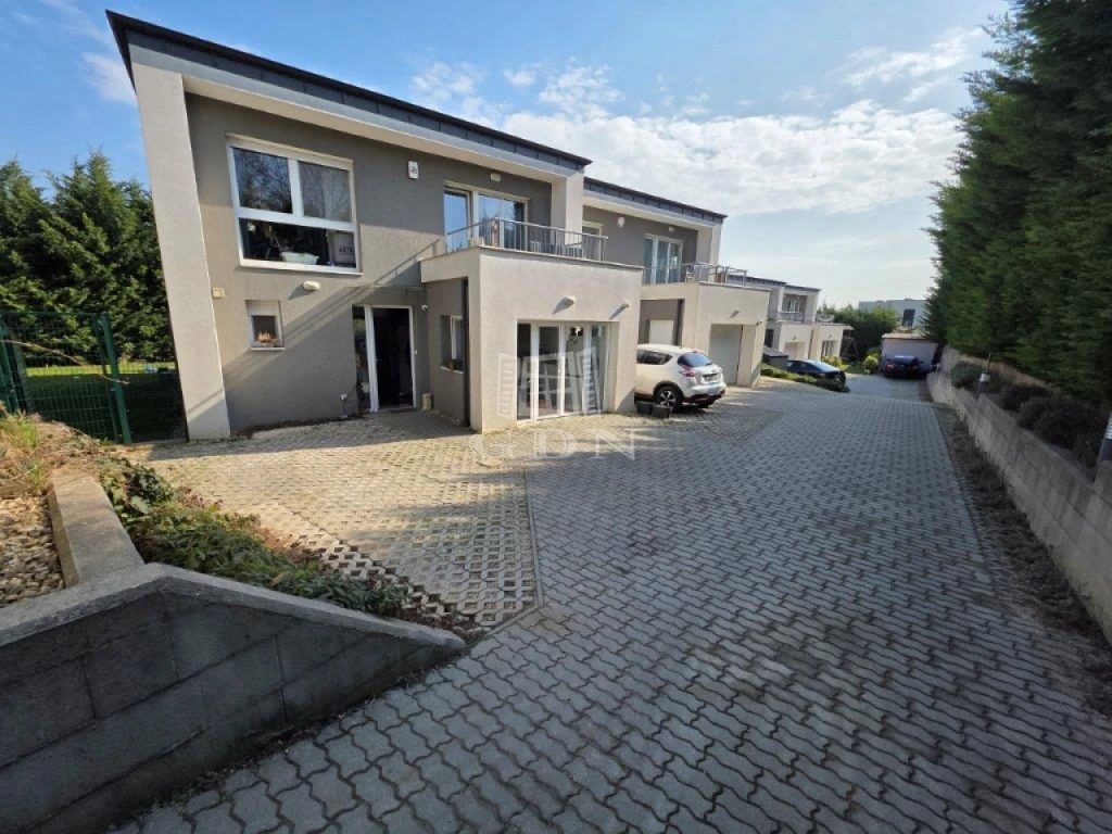 Kiadó ikerház, Budapest III. kerület, Aranyhegy, Iglice utca