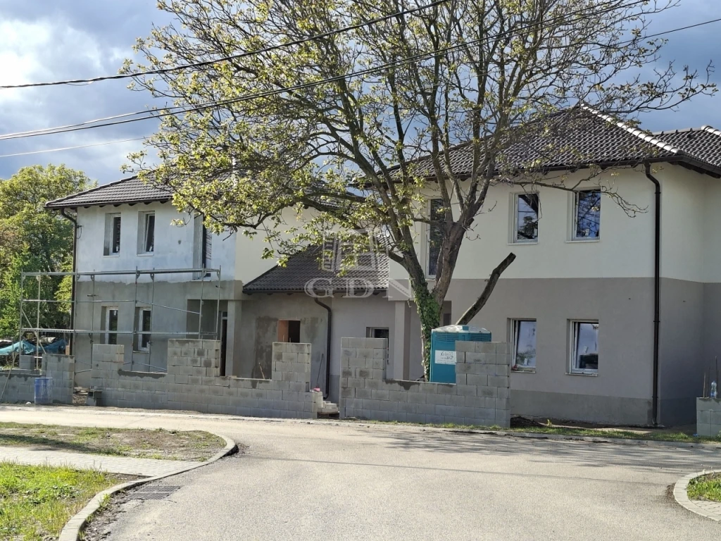 Eladó ikerház, Budapest XXII. kerület, Nagytétény-Óhegy, GARÁZZSAL ÉRINTKEZŐ ÚJ IKERHÁZ