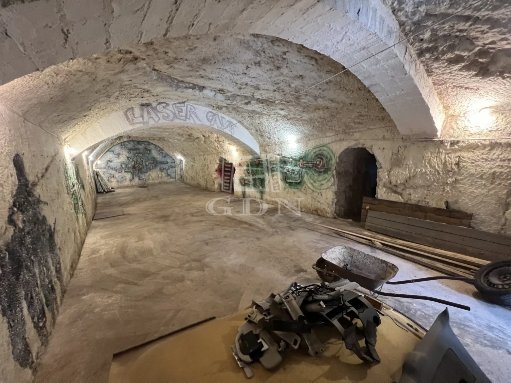 Kiadó egyéb kereskedelmi-ipari, Budapest XXII. kerület, Budafok, Budafokon kiadó raktár/műhely