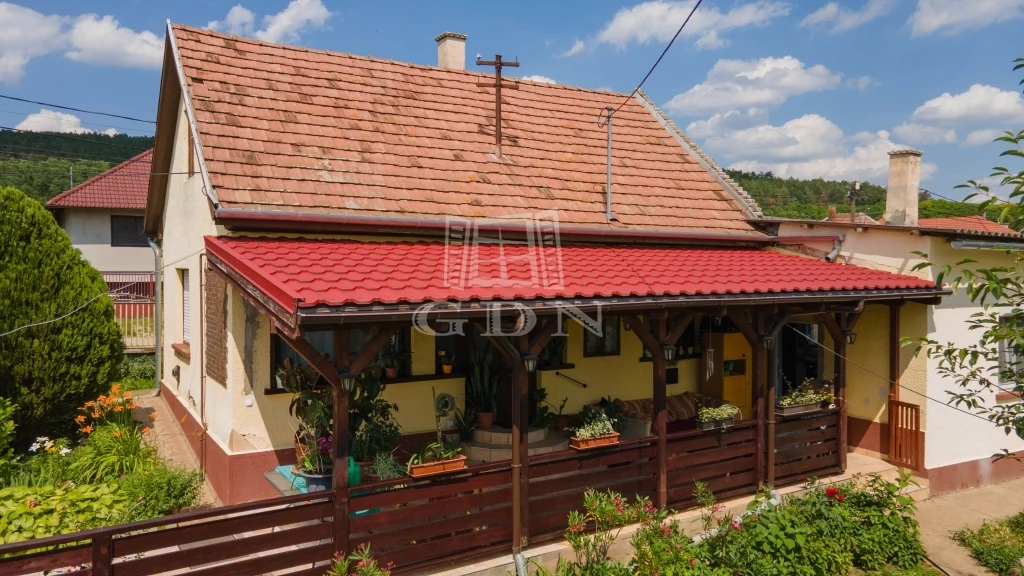 For sale house, Váchartyán, Központhoz közel