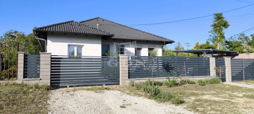 Eladó családi ház, Veresegyház, Táborhely, Önálló kertes családi ház