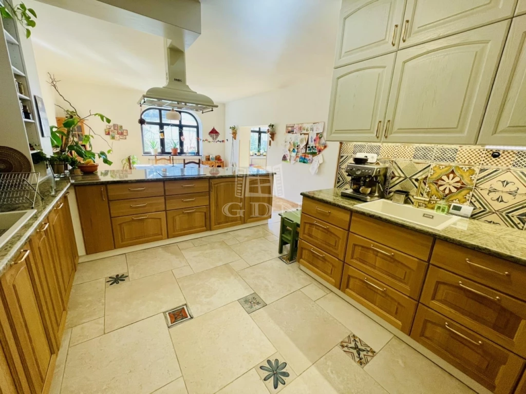 c3-1-name c2-1-name, Vác, Belváros, Belváros széle