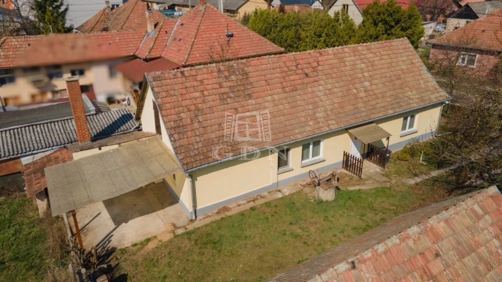 c3-1-name c2-1-name, Váchartyán, Község