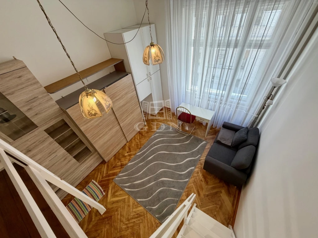 c3-2-name c2-19-name, Budapest V. kerület, Belváros, Honvéd utca