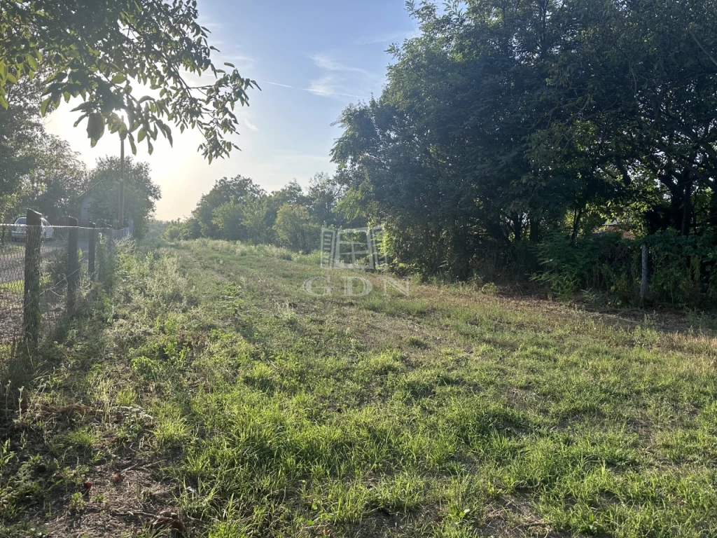 Eladó építési telek, Szigetújfalu, Fő út