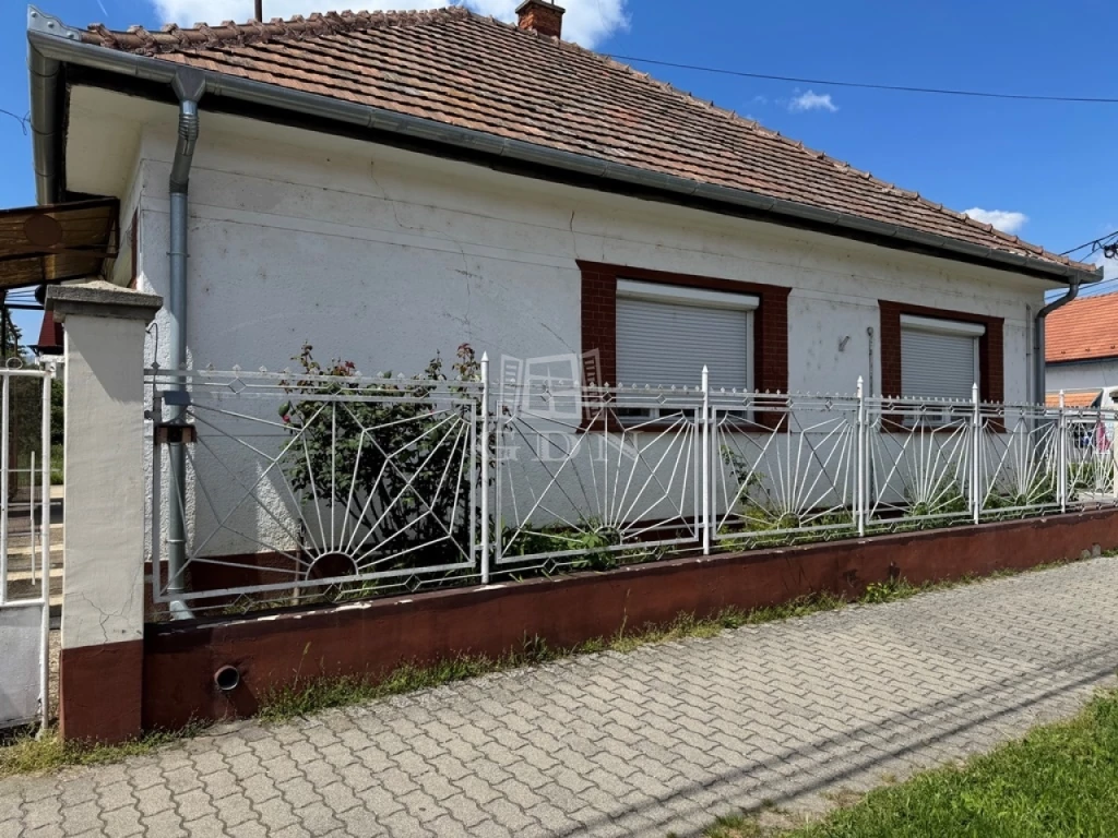 Eladó családi ház, Tököl, Belváros, Mester utca