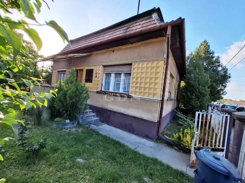 Eladó családi ház, Szigetújfalu, Fő út
