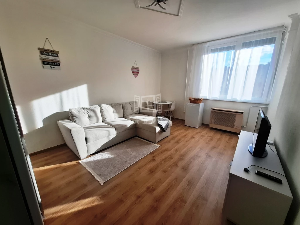 Kiadó panellakás, Tököl, Pesti úti lakótelep, Pesti úti lakótelep