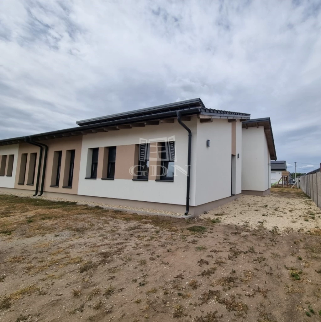 For sale house, Székesfehérvár, Maroshegy, Harmatosvölgyben