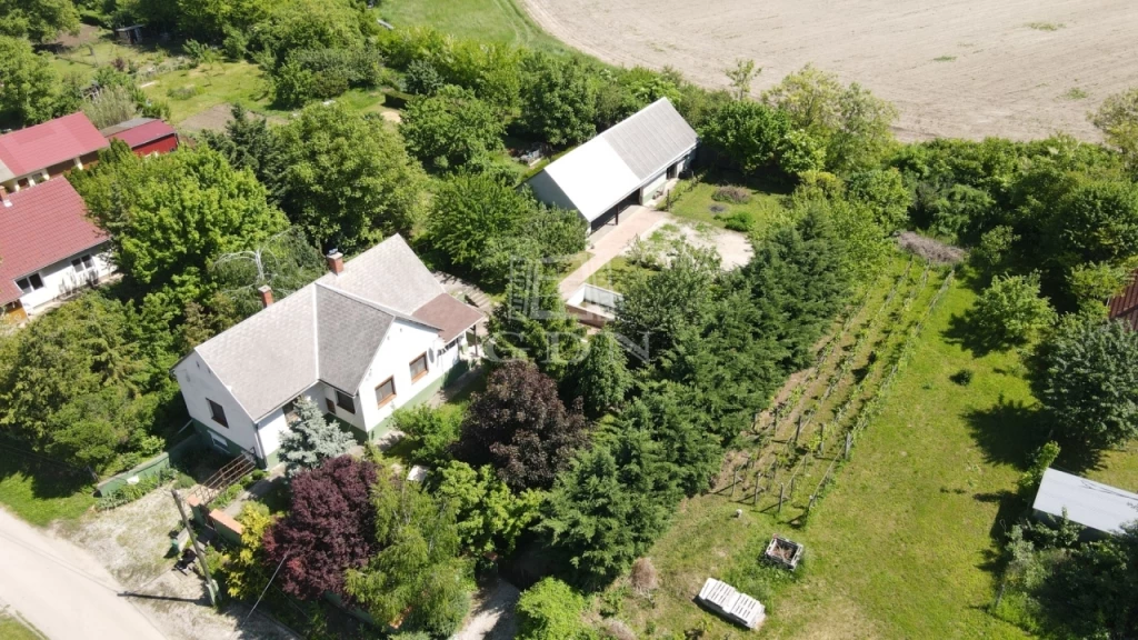 For sale house, Zámoly, Zámolyon, központ közelében